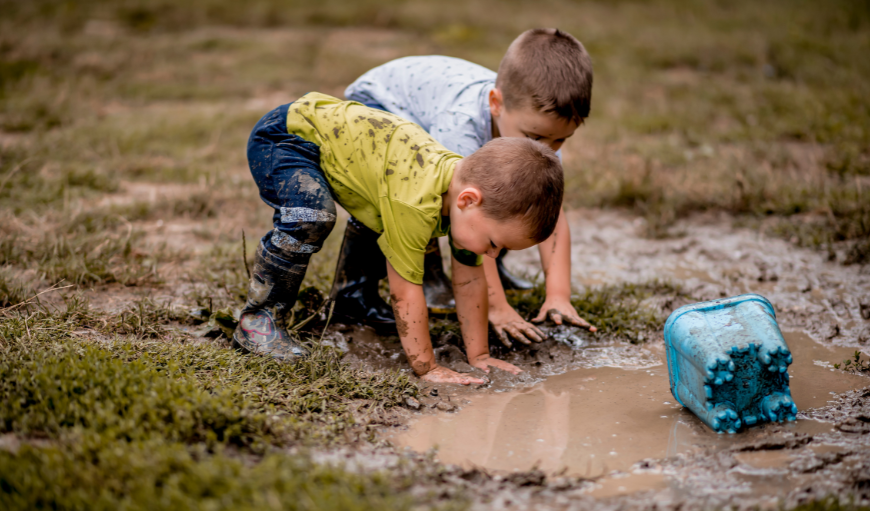 Qué hacer cuando los audífonos se mojan o ensucian