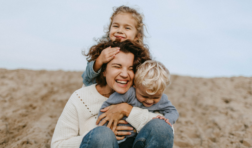 ¿Cómo es la adaptación de audífonos en niños? Lo que toda familia debe saber