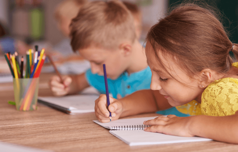 ¿Cómo influye la audición en el aprendizaje escolar de los niños?